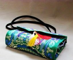 大學(xué)生8000元起家買皮包買出生意經(jīng),三年后年入百萬